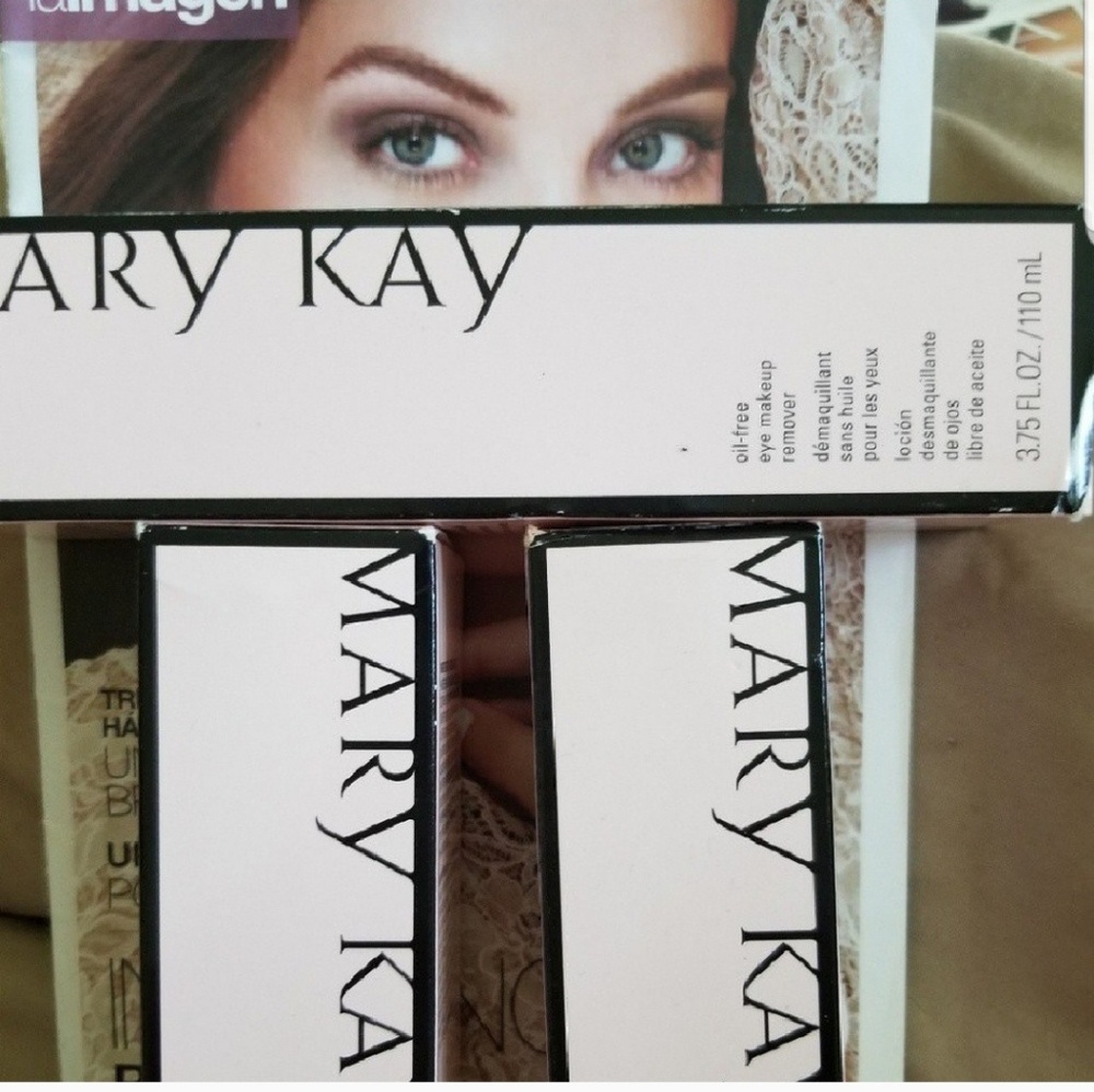 Eye make up remover ONLY ONE LEFT